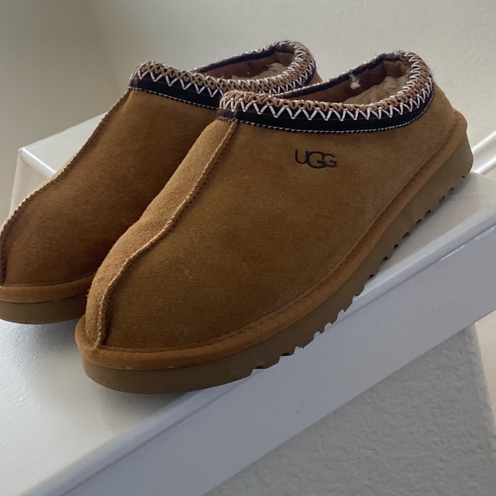 UGG women’s slippers